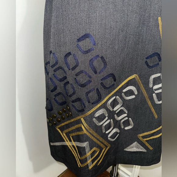 Pencil Skirt Size 10, Nygard Embroidered Accents Dark Grey 21 Inches Length - Picture 5 of 11
